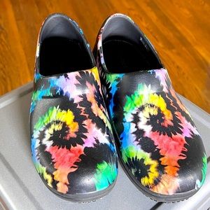 Tie dye women’s crocs size 8